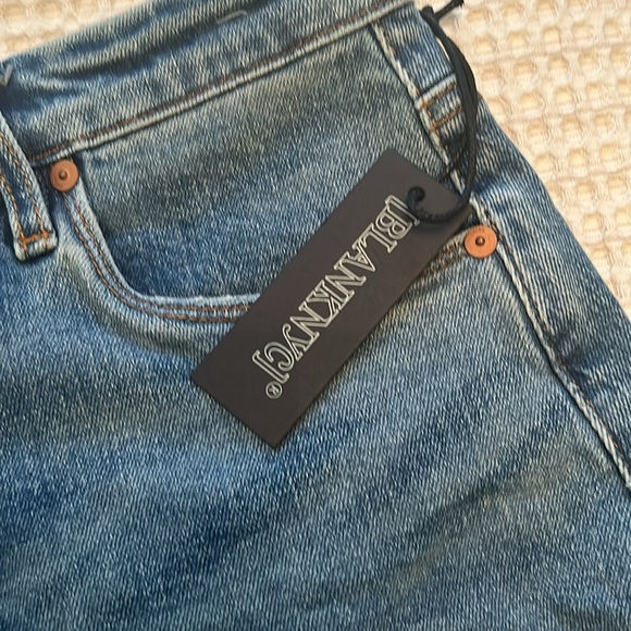 Sold - Picture 4 of 11